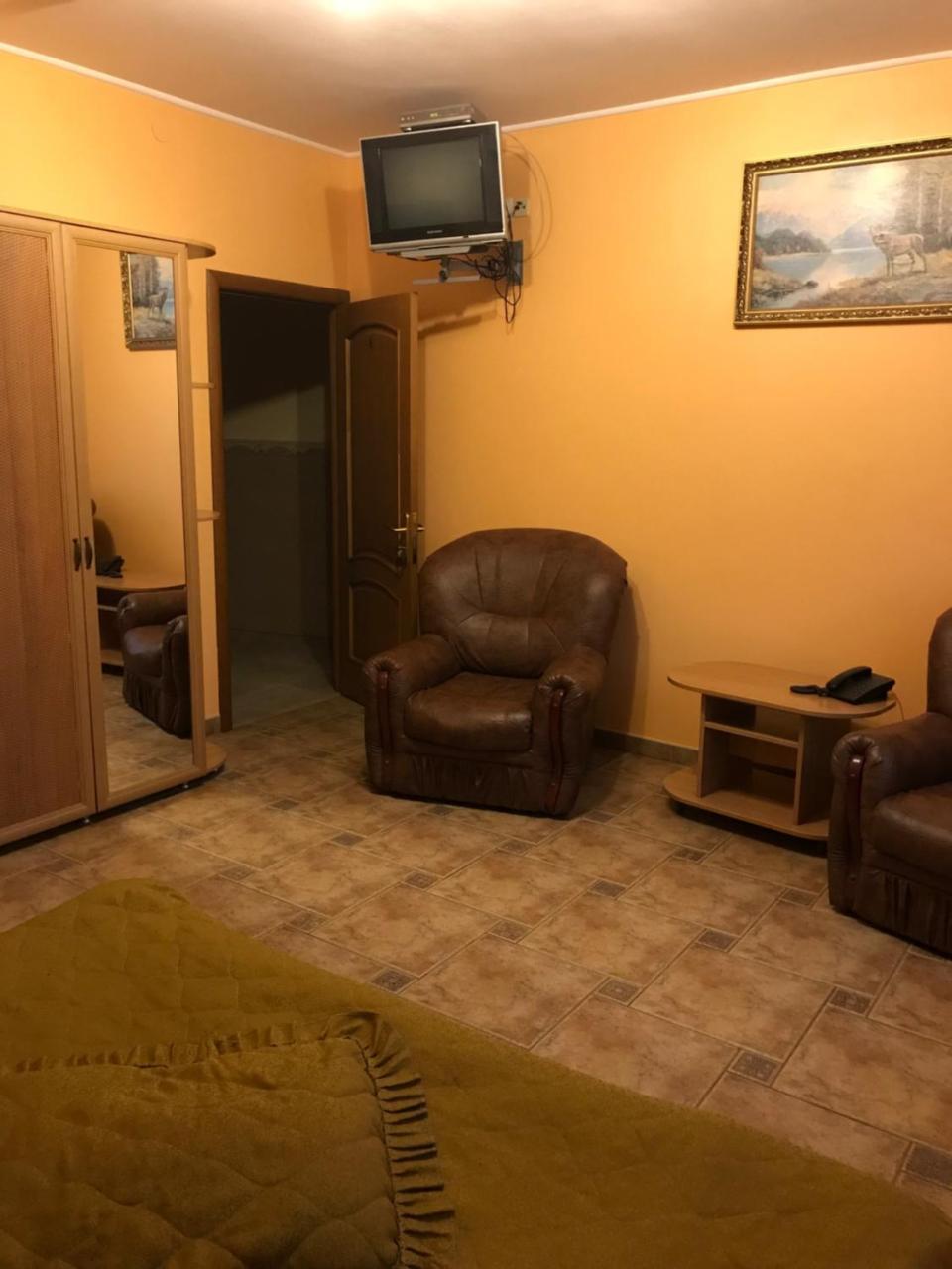 Hotel Rava-Ruska Exteriér fotografie