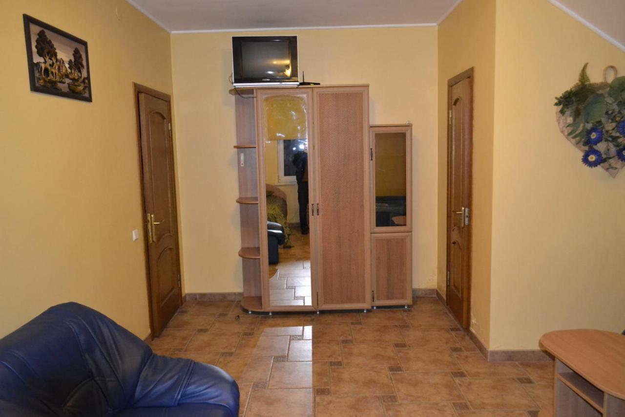 Hotel Rava-Ruska Exteriér fotografie